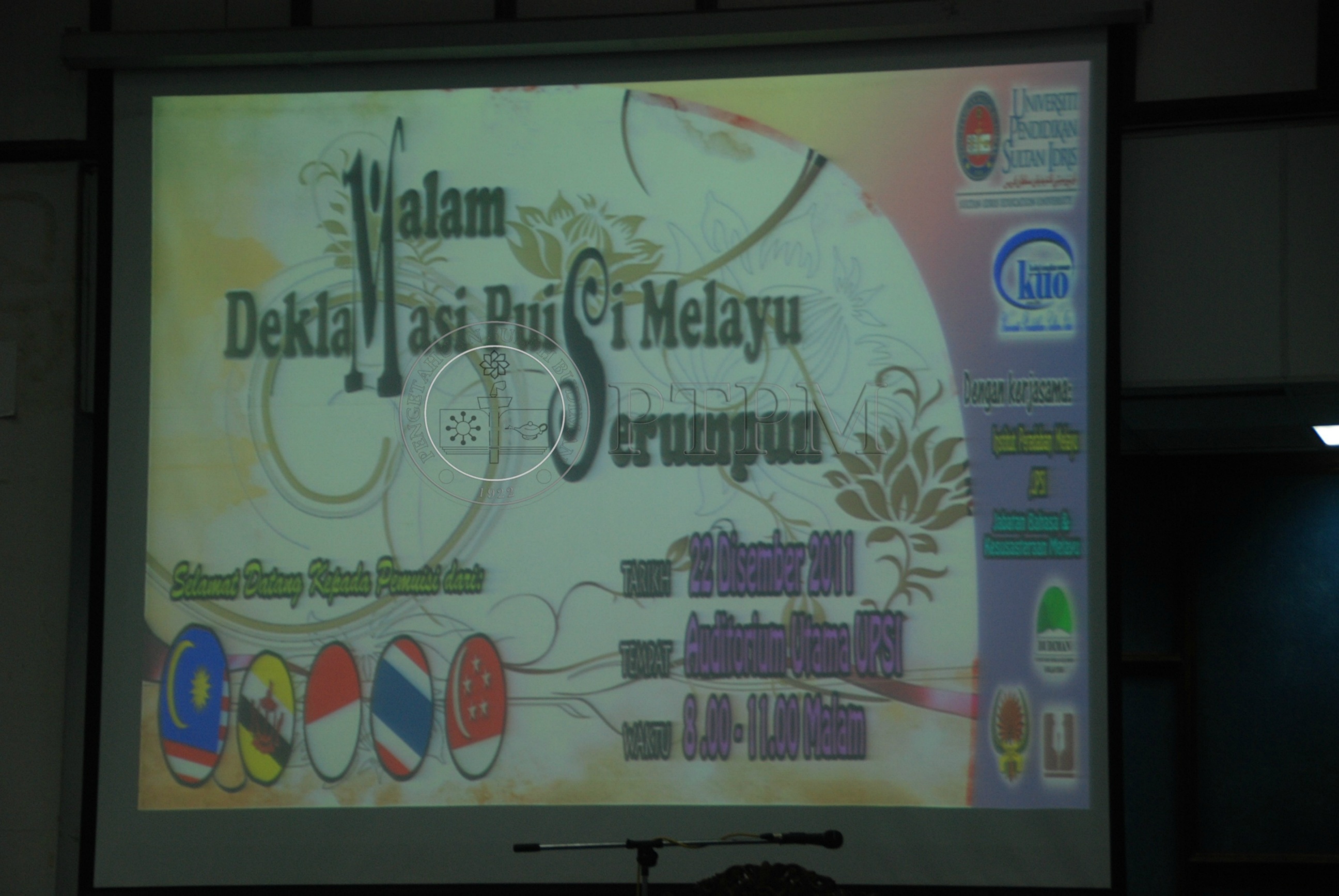 22 12 2011 Malam Deklamasi Puisi Melayu Serumpun